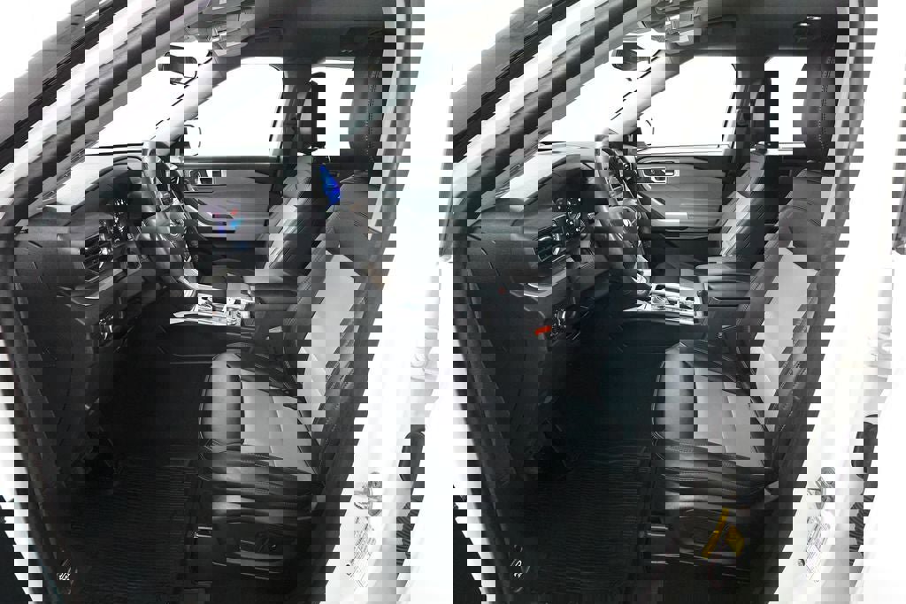 Certified 2024 Ford Explorer XLT w/ Equipment Group 202A AWD/4WD image 23