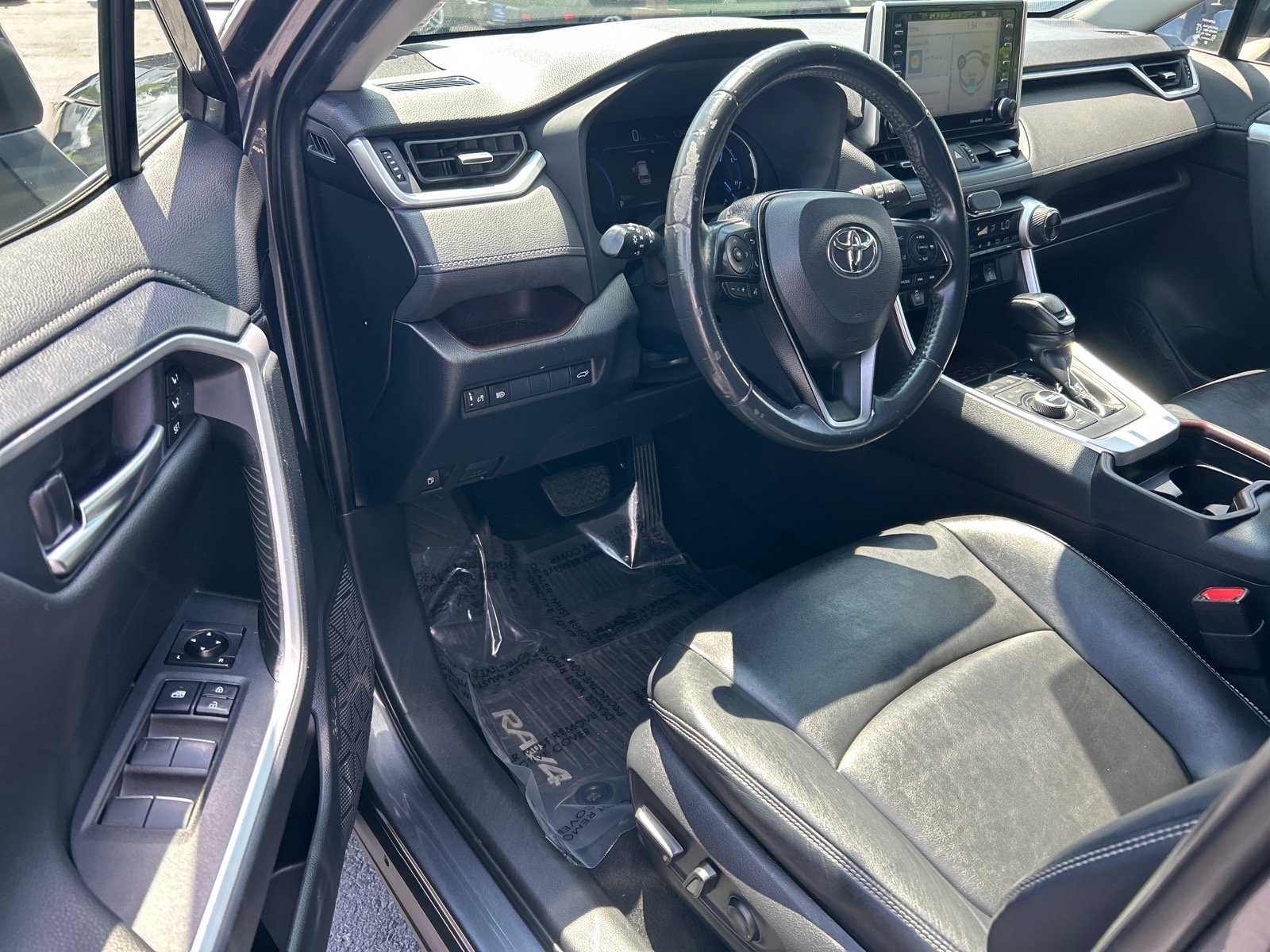 Used 2019 Toyota RAV4 Limited w/ Carpet Mat Package AWD/4WD image 6
