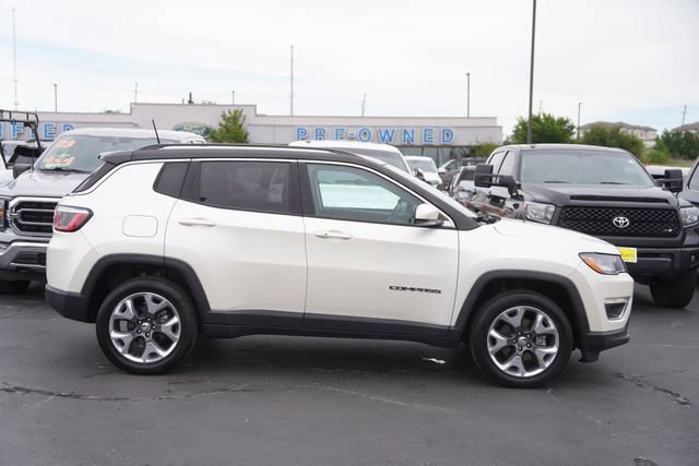 Used 2019 Jeep Compass Limited w/ Safety & Security Group AWD/4WD image 3