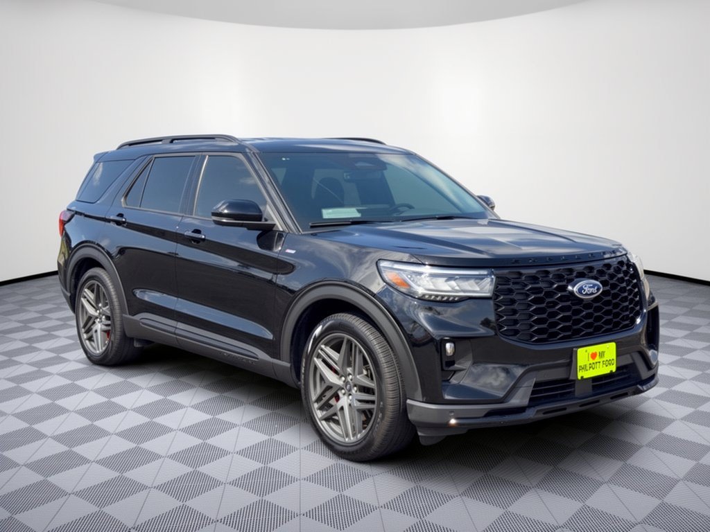 Certified 2025 Ford Explorer ST-Line w/ Premium Package RWD image 7