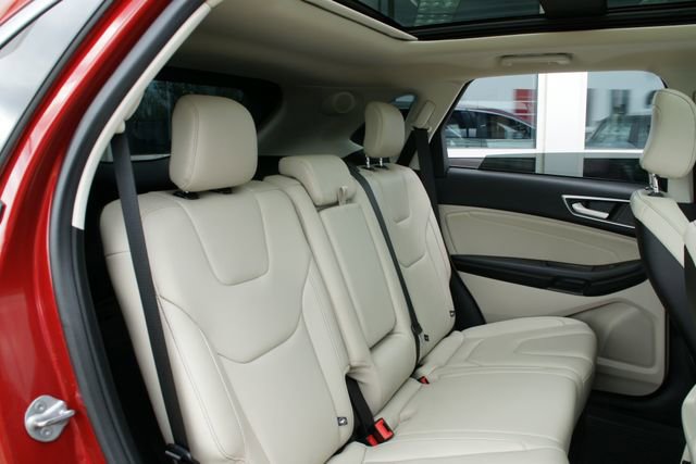 Certified 2022 Ford Edge Titanium w/ Class II Trailer Tow Package image 36