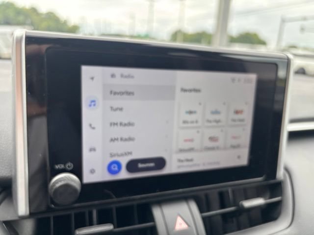 Used 2025 Toyota RAV4 XLE FWD image 18