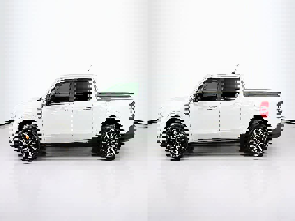 Certified 2024 Ford Maverick Lariat w/ 4K Tow Package image 2