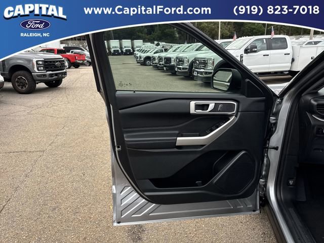 Certified 2023 Ford Explorer XLT w/ Equipment Group 202A image 19