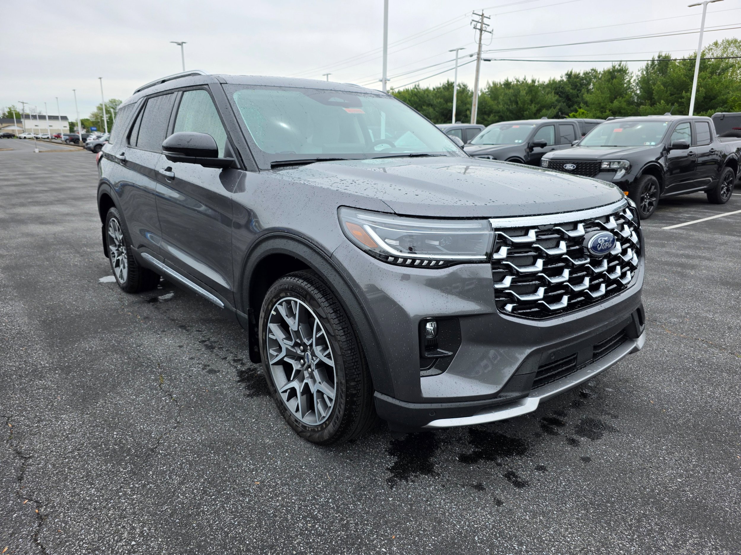 Certified 2025 Ford Explorer Platinum w/ Ultimate Package AWD/4WD image 7