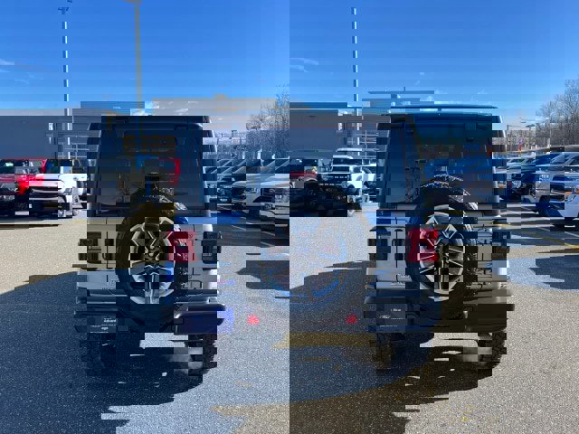 Used 2018 Jeep Wrangler Unlimited Sahara w/ Dual Top Group video 2