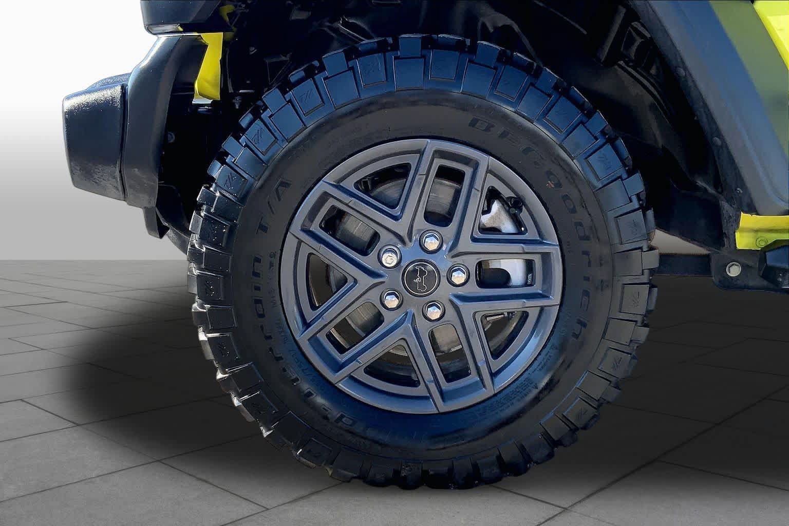 Used 2024 Jeep Wrangler Unlimited Sport AWD/4WD image 11