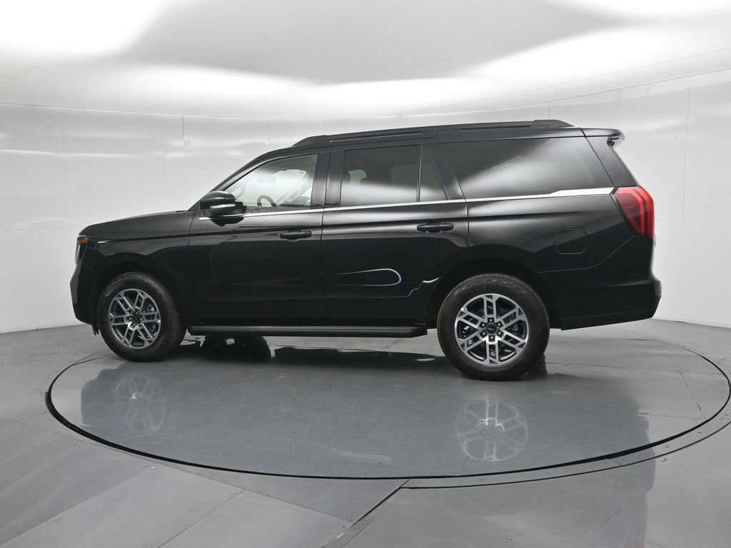 Certified 2025 Ford Expedition Active AWD/4WD image 6