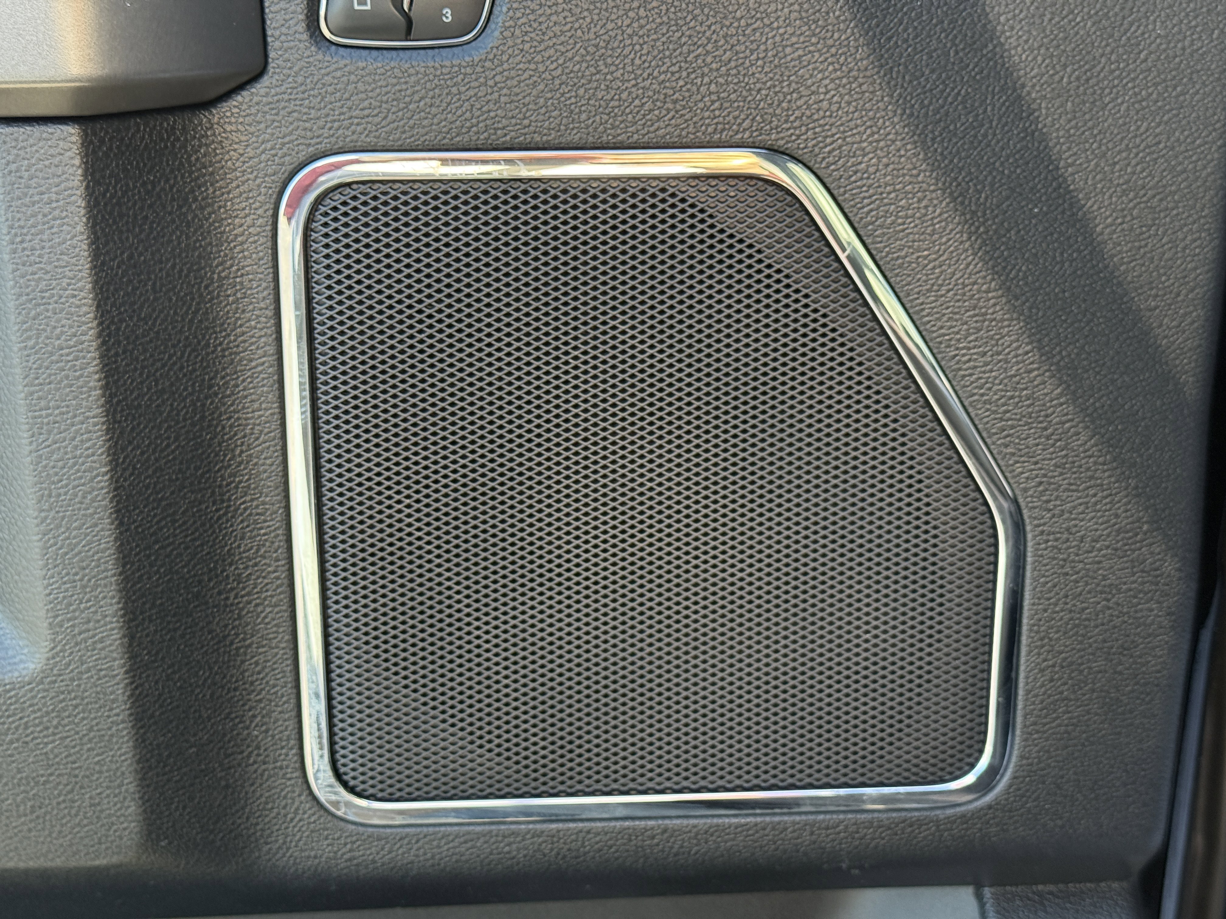 Certified 2018 Ford F250 Platinum w/ Platinum Ultimate Package image 16