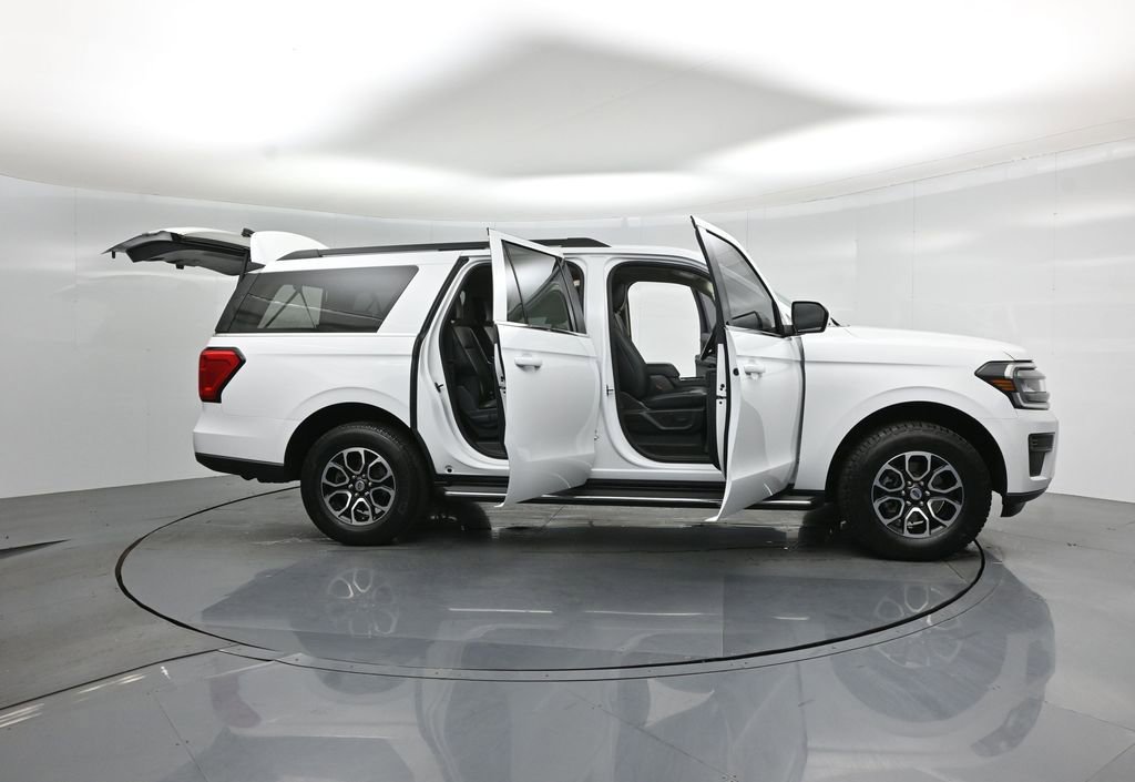 Certified 2023 Ford Expedition Max XLT RWD image 5