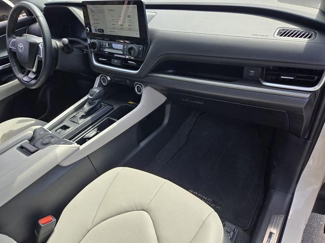 Used 2024 Toyota Grand Highlander XLE image 18