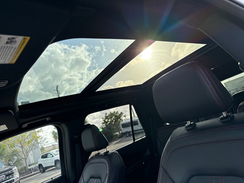 Certified 2023 Ford Expedition Limited image 9