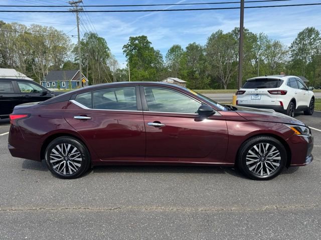 Used 2025 Nissan Altima 2.5 SV FWD image 9