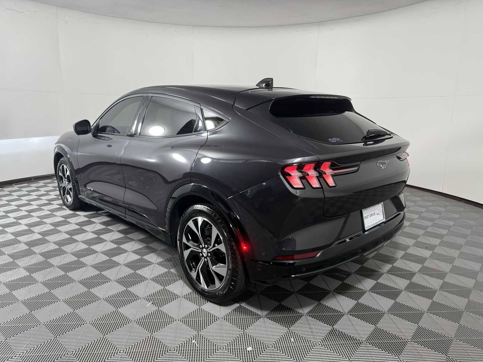 Certified 2022 Ford Mustang Mach-E Premium image 3