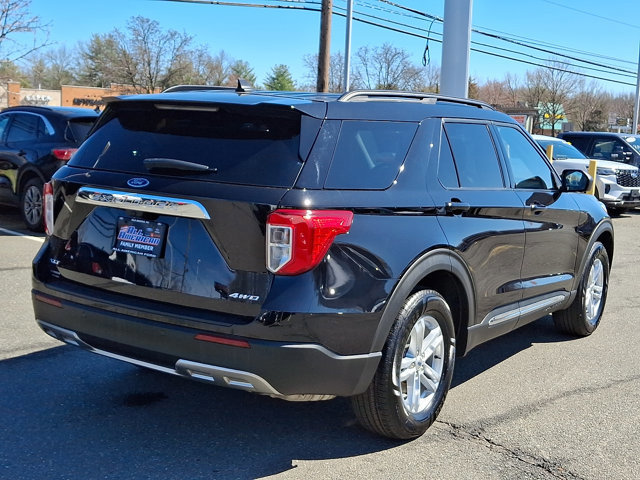 Certified 2023 Ford Explorer XLT w/ Equipment Group 202A image 4