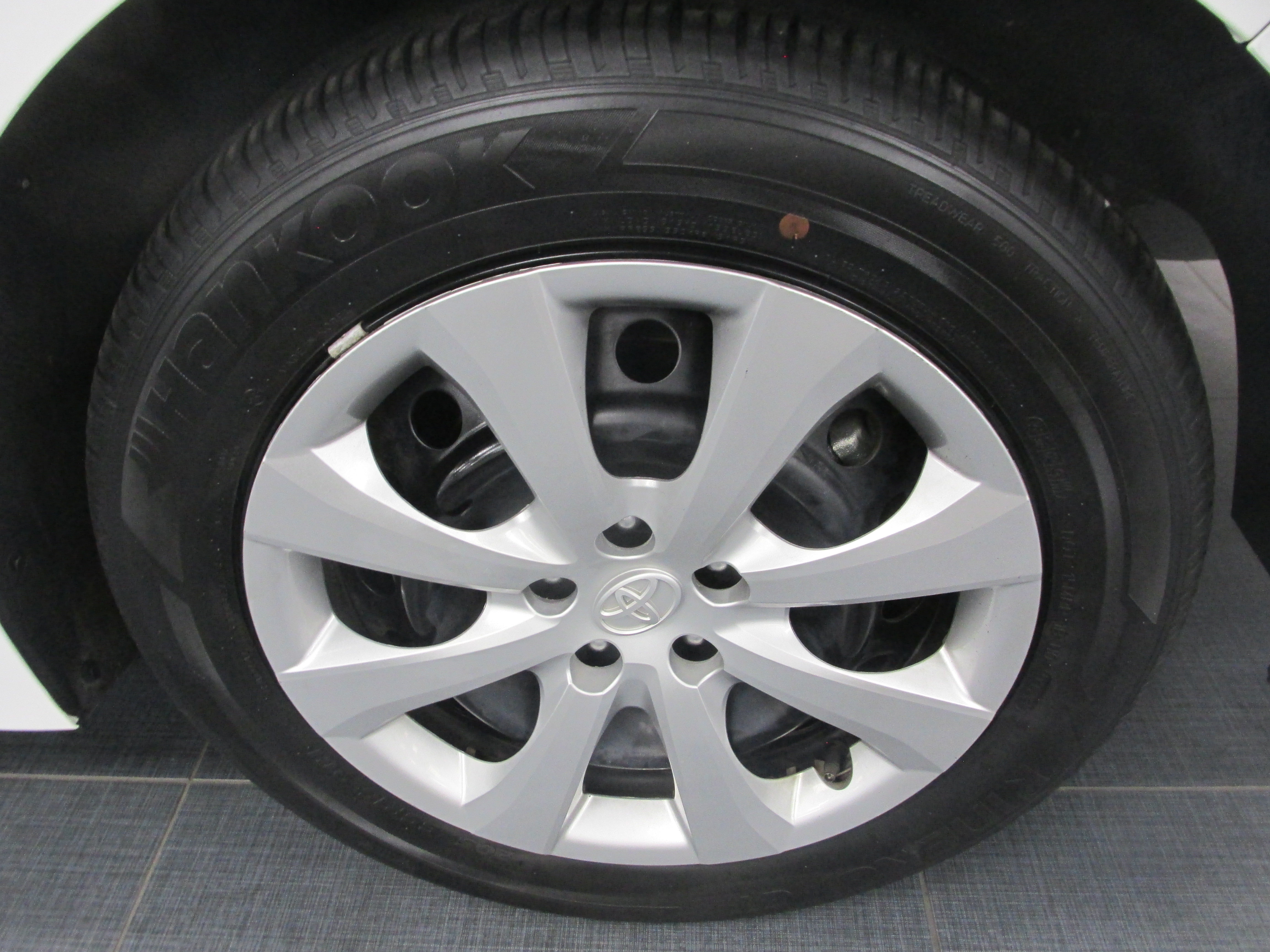 Used 2024 Toyota Corolla LE FWD image 12