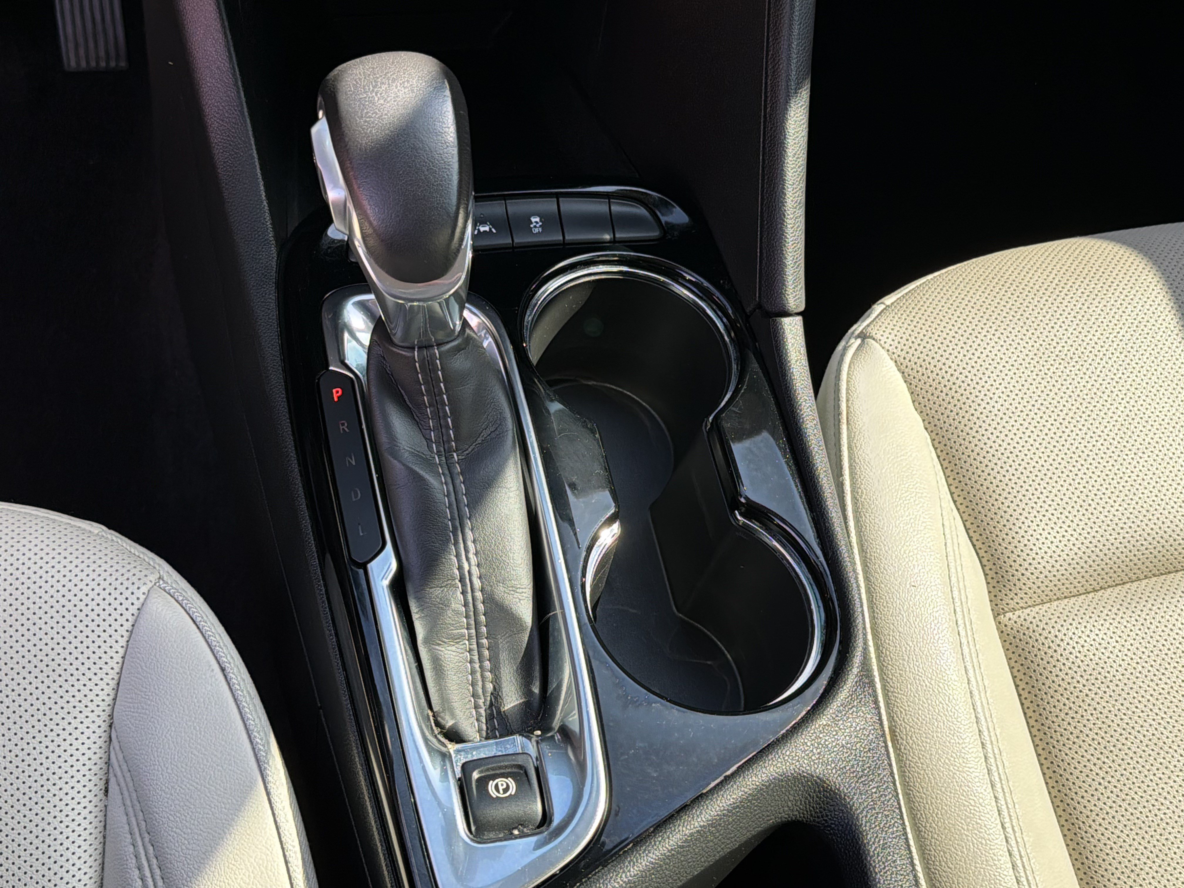 Used 2024 Buick Encore GX Sport Touring FWD image 21