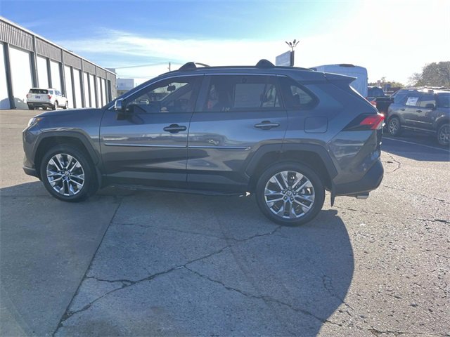 Used 2023 Toyota RAV4 XLE Premium image 6