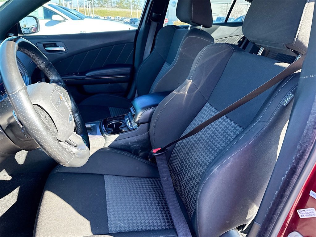 Used 2023 Dodge Charger R/T w/ Blacktop Package image 9