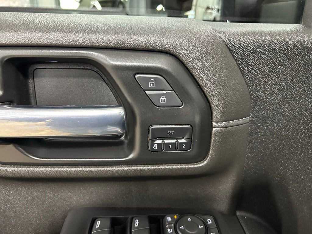 Used 2022 GMC Sierra 2500 Denali AWD/4WD image 17