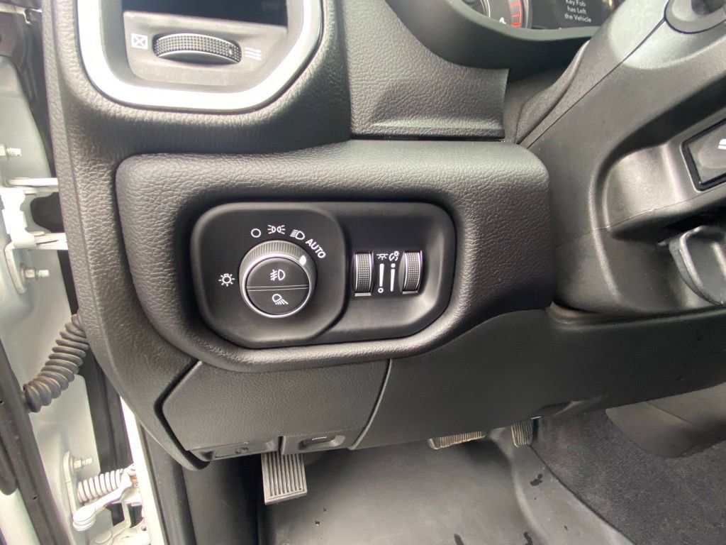 Used 2024 RAM 2500 Laramie AWD/4WD image 12