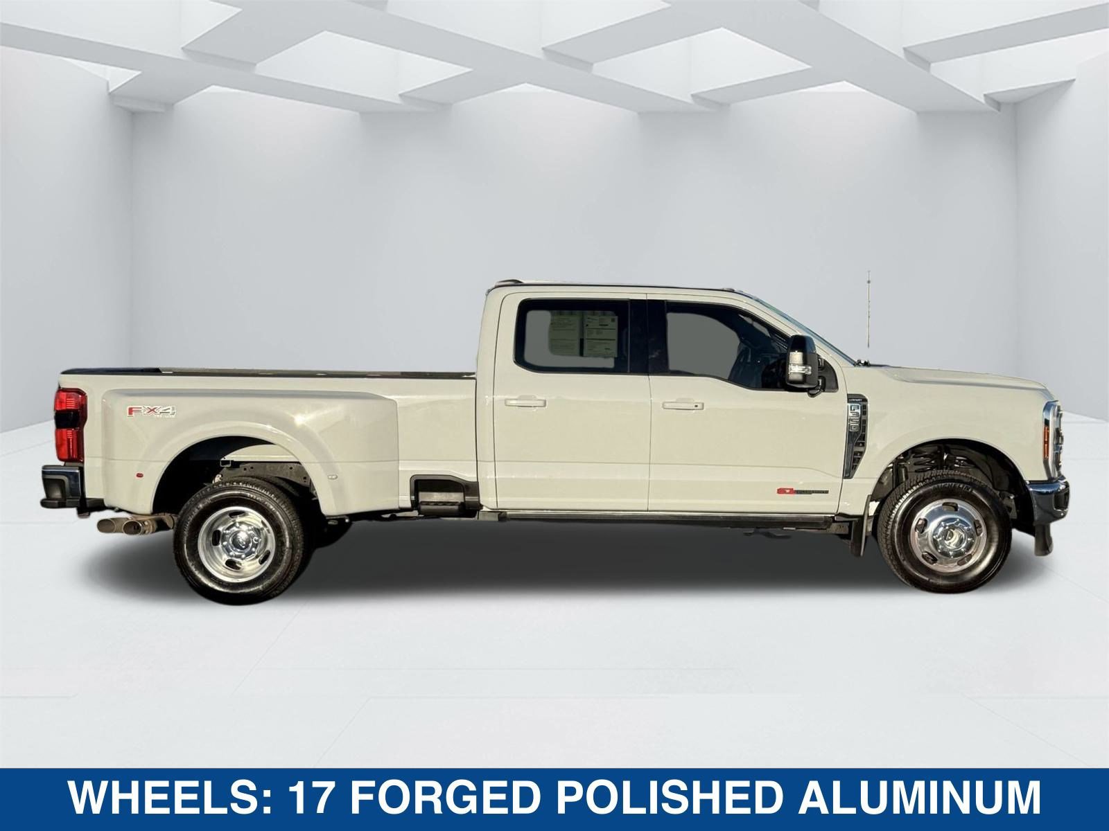 Certified 2025 Ford F350 Lariat w/ Lariat Ultimate Package image 3