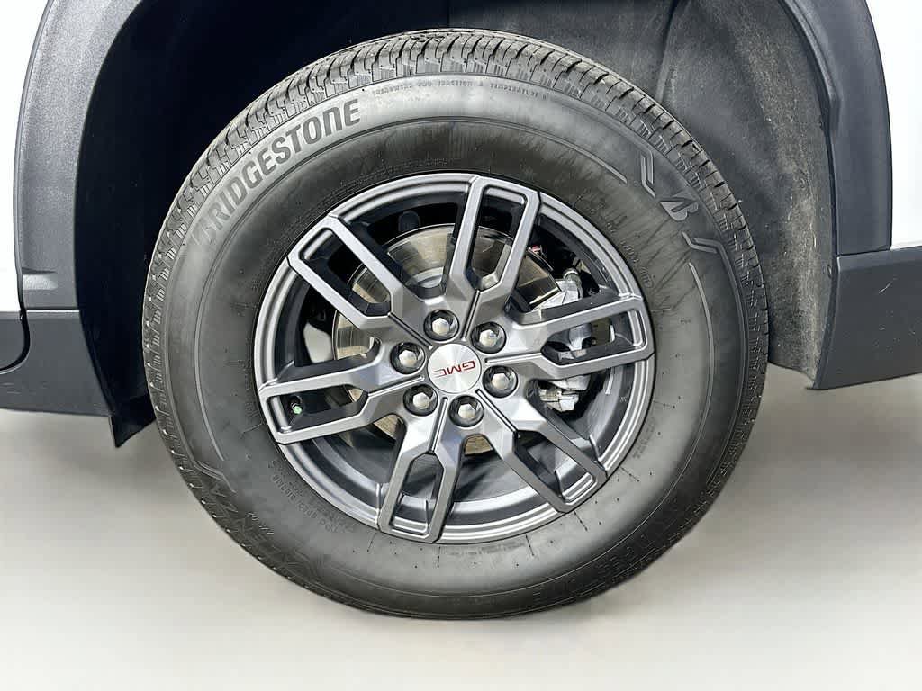 Used 2025 GMC Acadia Elevation FWD image 8