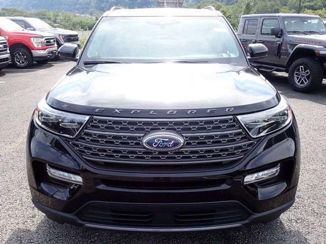 Certified 2023 Ford Explorer XLT w/ Equipment Group 202A AWD/4WD image 9
