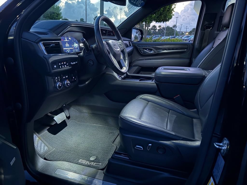 Used 2022 GMC Yukon Denali w/ Max Trailering Package AWD/4WD image 11