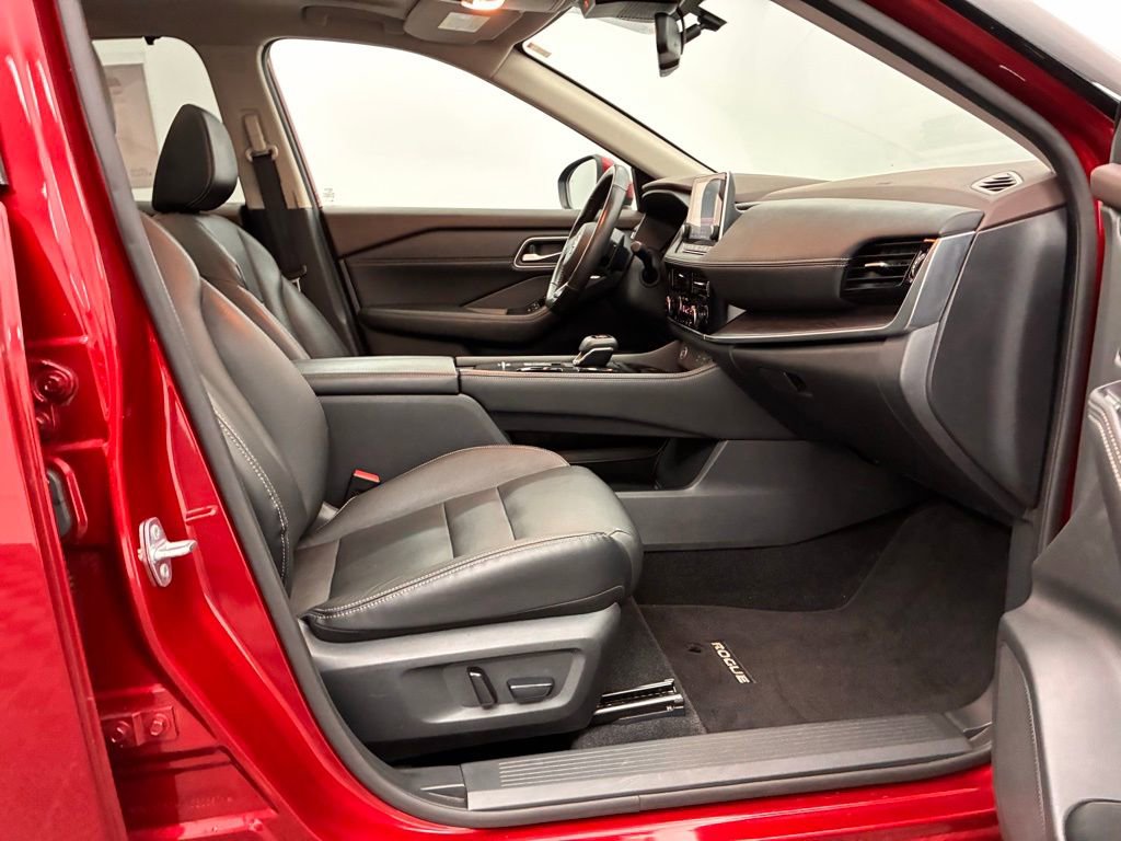 Used 2021 Nissan Rogue SL image 27