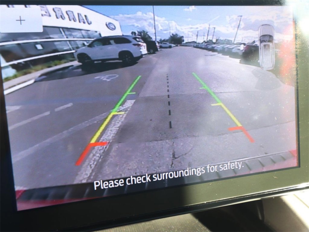 Certified 2022 Ford Explorer XLT w/ Equipment Group 202A image 11