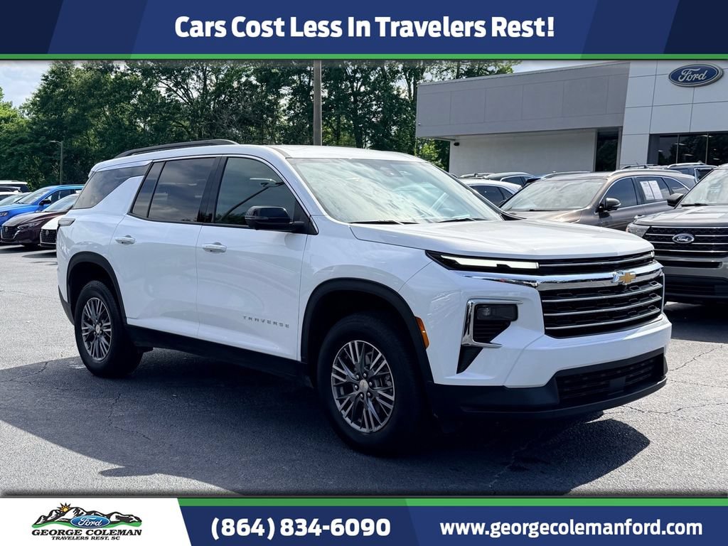 Used 2025 Chevrolet Traverse LT w/ Driver Confidence Package FWD image 1