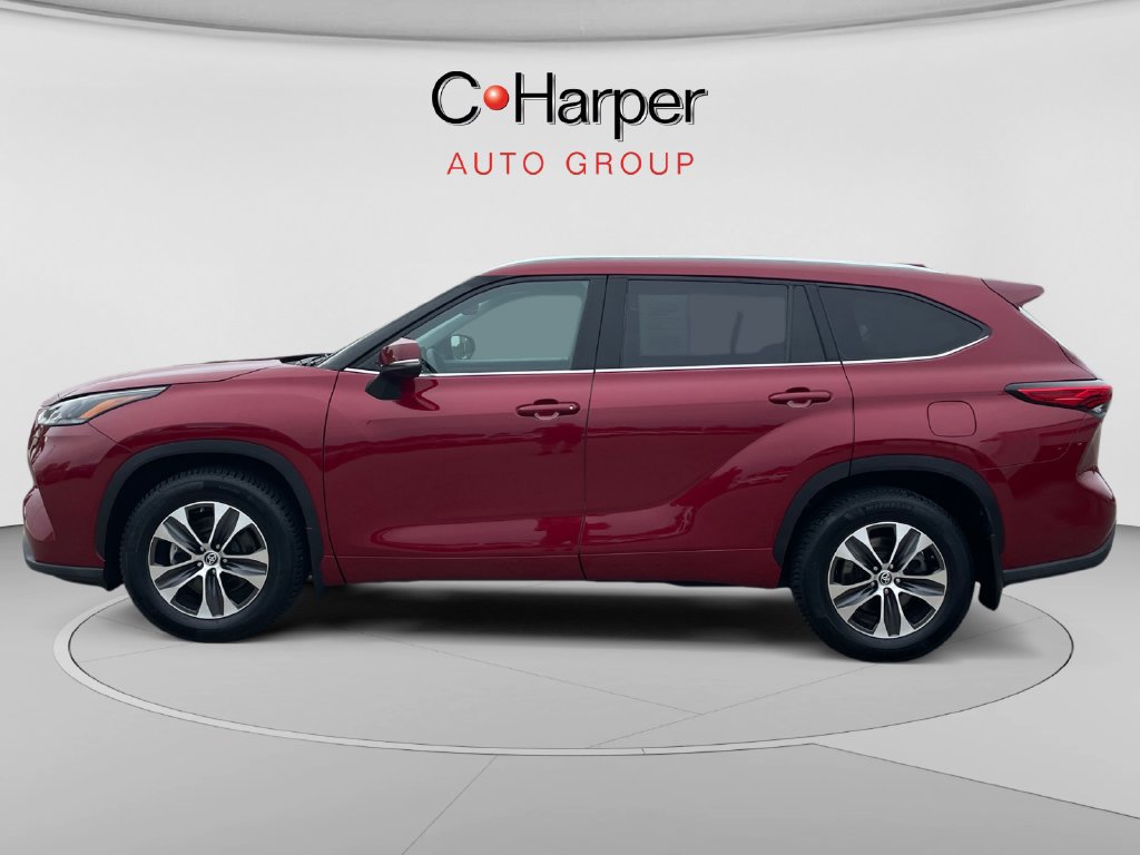 Used 2021 Toyota Highlander XLE AWD/4WD image 6