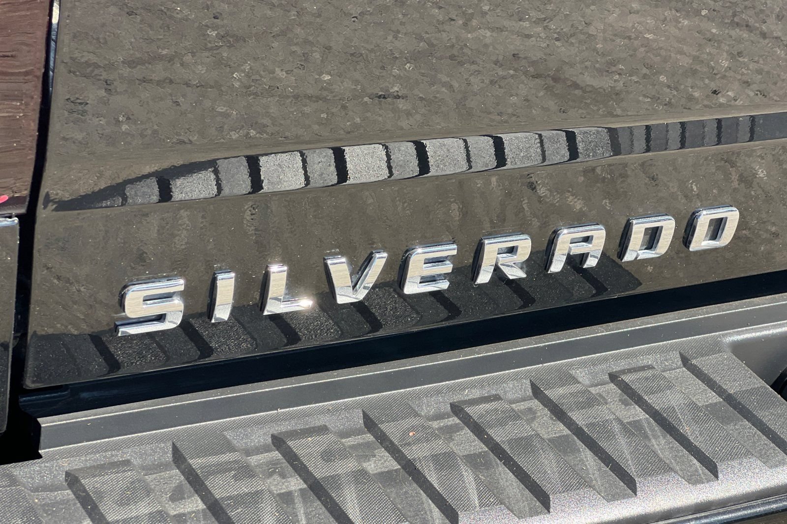 Used 2018 Chevrolet Silverado 1500 LT w/ All Star Edition AWD/4WD image 26
