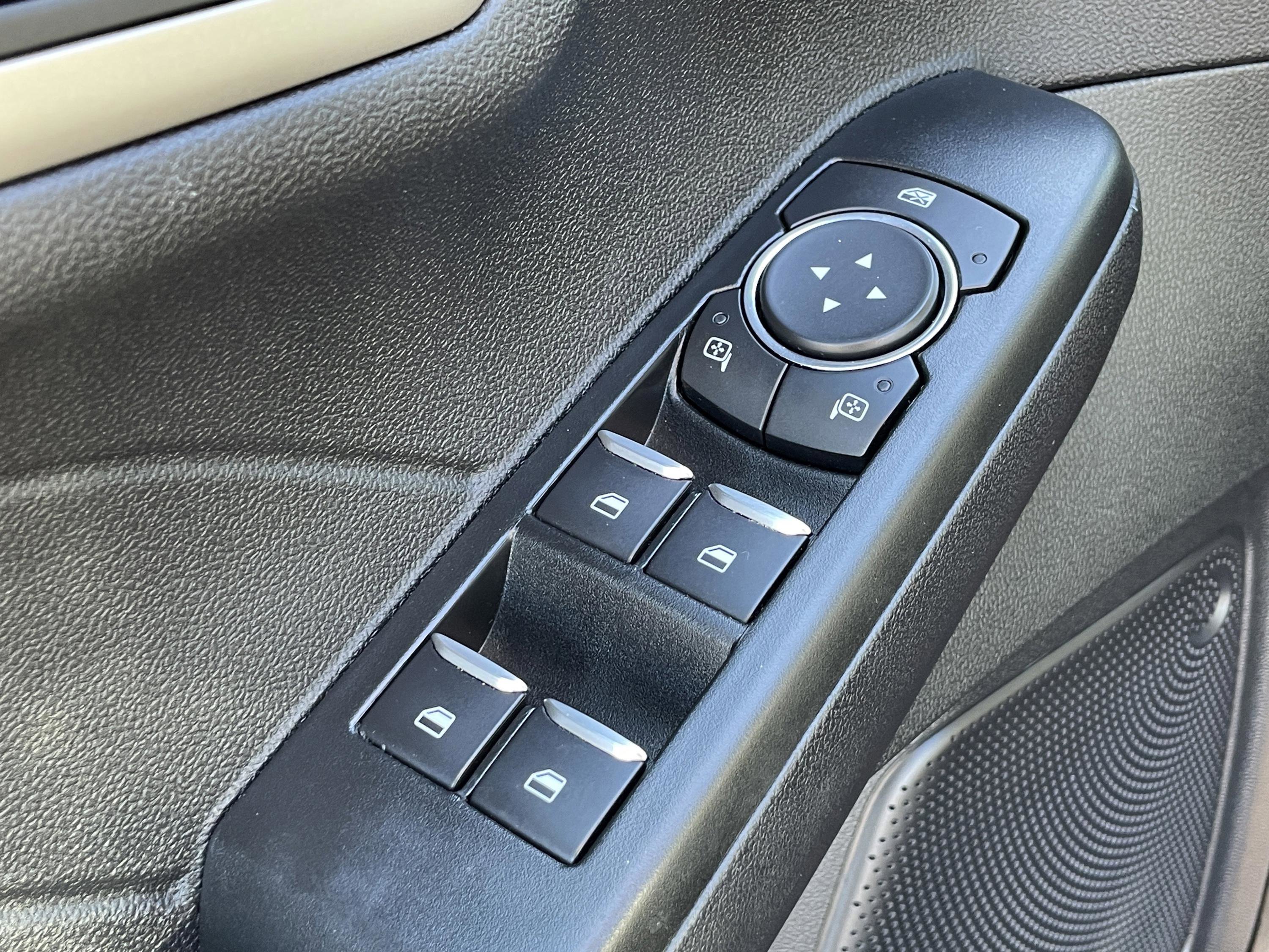 Certified 2022 Ford Escape SE w/ Cold Weather Package image 10