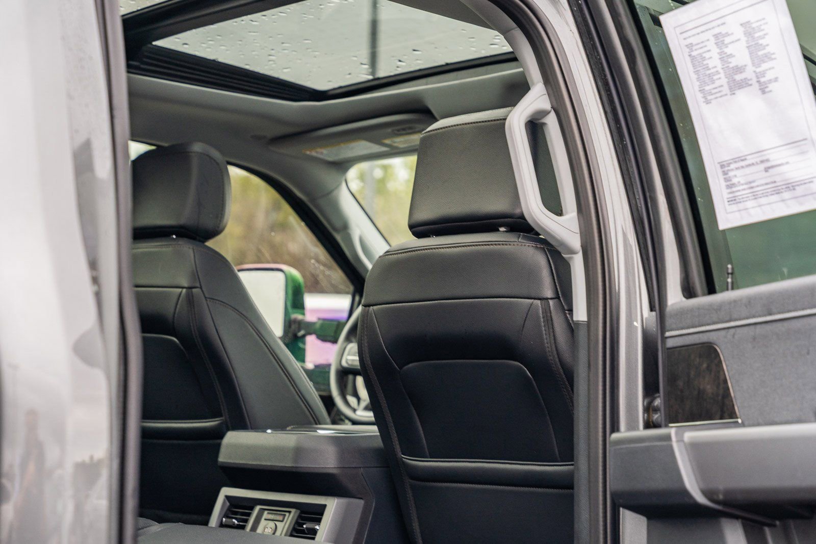 Certified 2025 Ford F250 Lariat w/ Black Appearance Package image 17