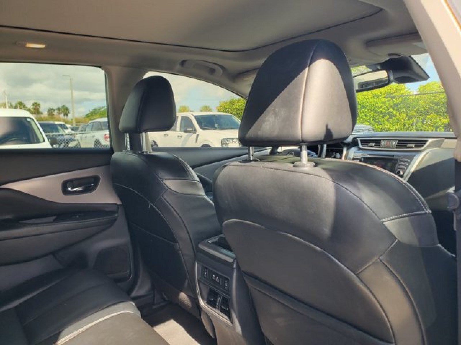 Used 2023 Nissan Murano SL w/ SL Moonroof Package FWD image 32