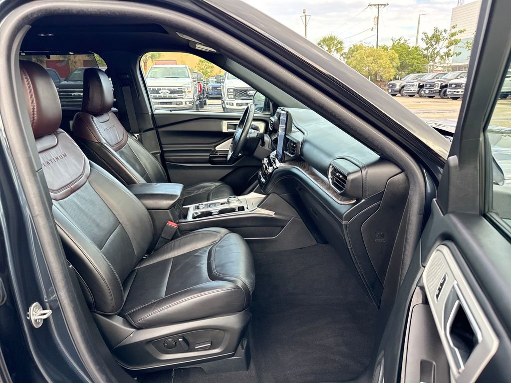 Certified 2023 Ford Explorer Platinum w/ Technology Package image 24
