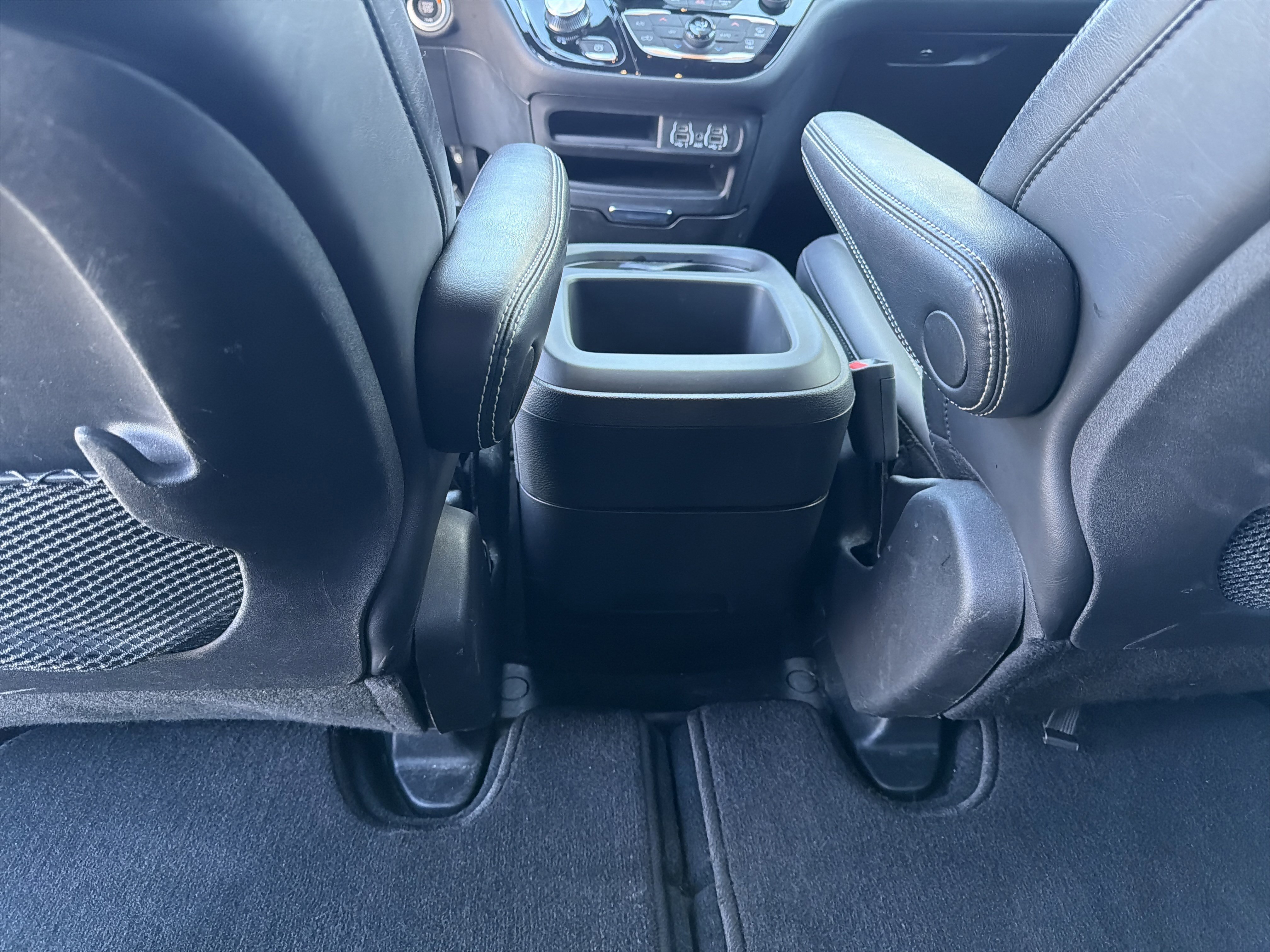 Used 2025 Chrysler Pacifica Select image 31