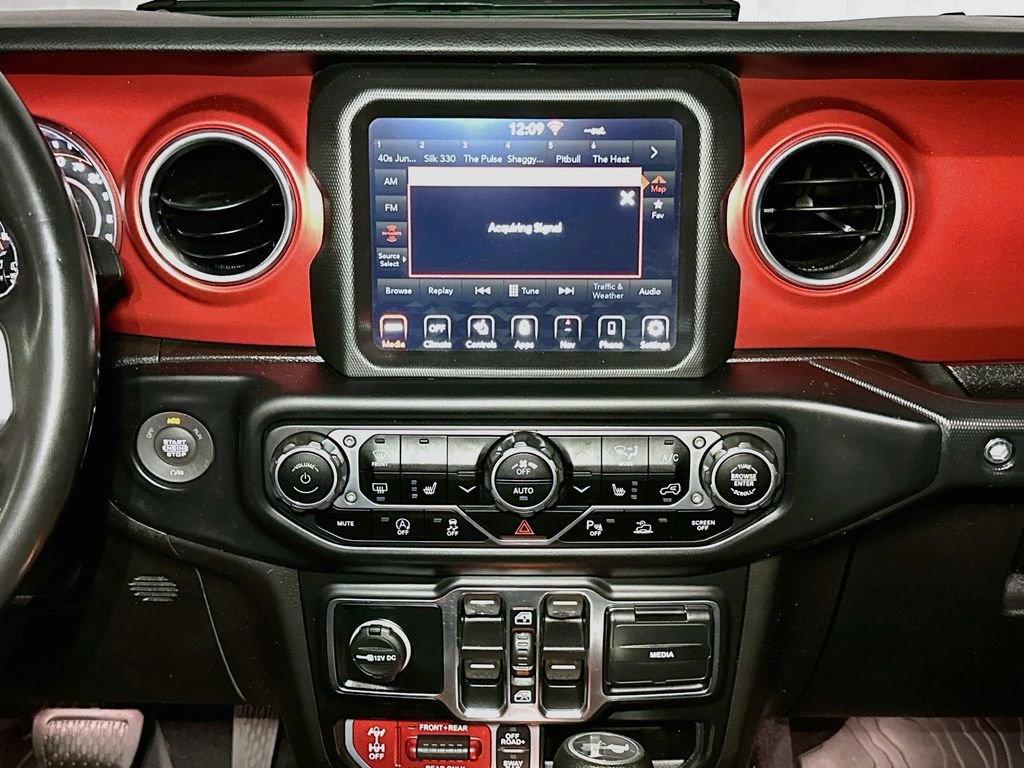 Used 2022 Jeep Wrangler Unlimited Rubicon w/ Cold Weather Group AWD/4WD image 15