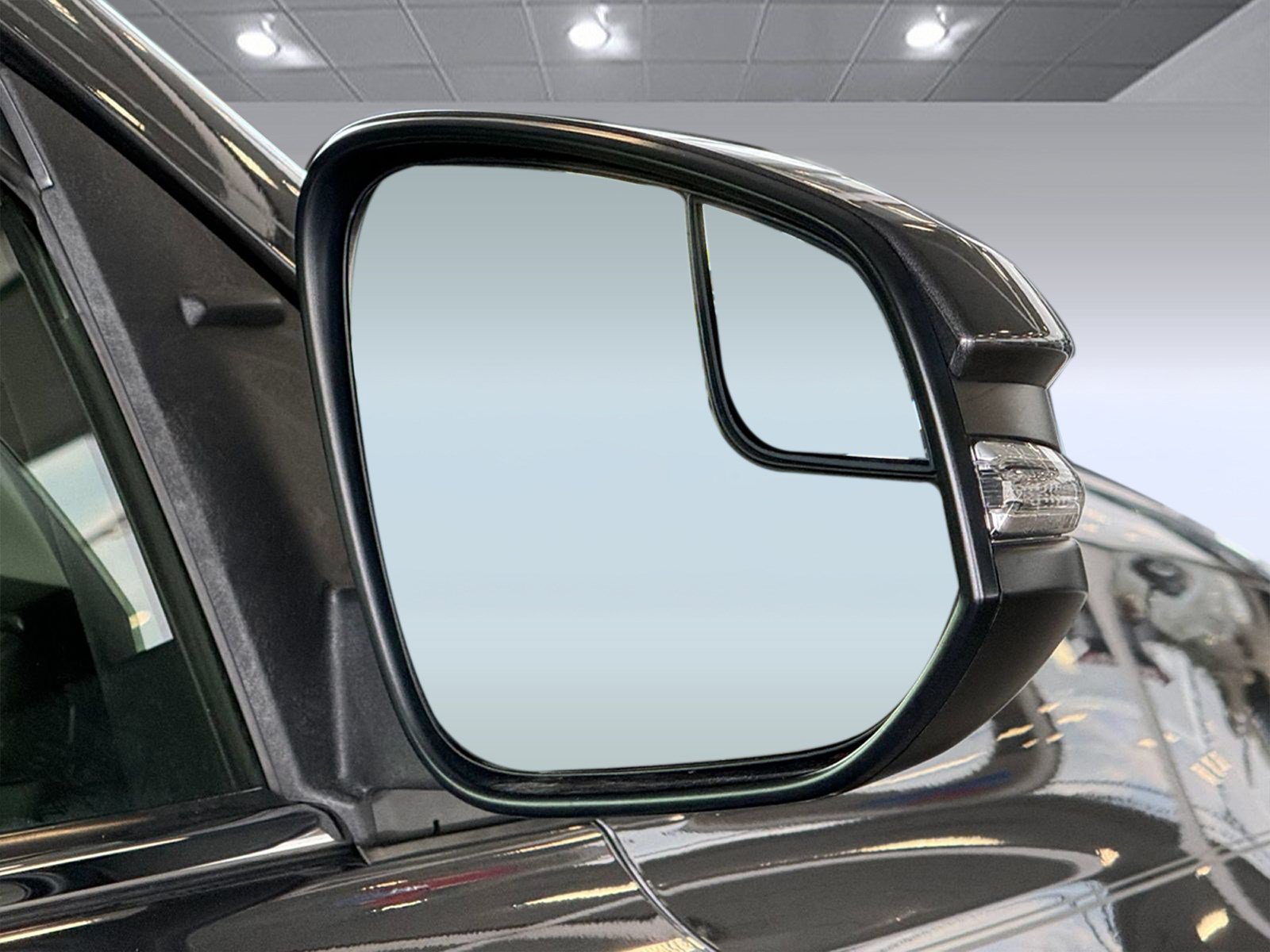 Used 2018 Toyota RAV4 XLE AWD/4WD image 33