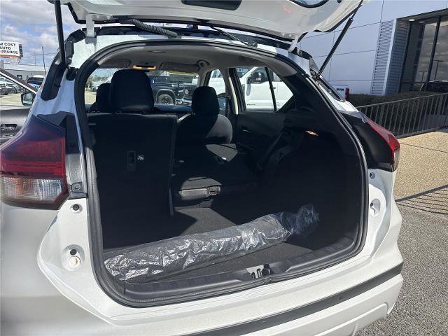 Used 2024 Nissan Kicks SV image 23