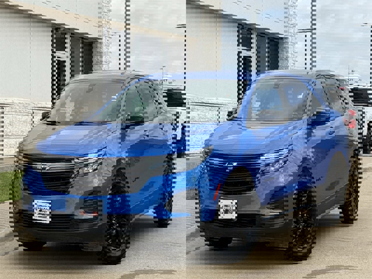 Used 2024 Chevrolet Equinox LS w/ LS Convenience Package image 2