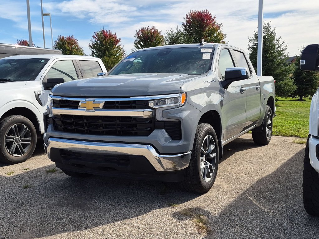 Used 2024 Chevrolet Silverado 1500 LT AWD/4WD image 4