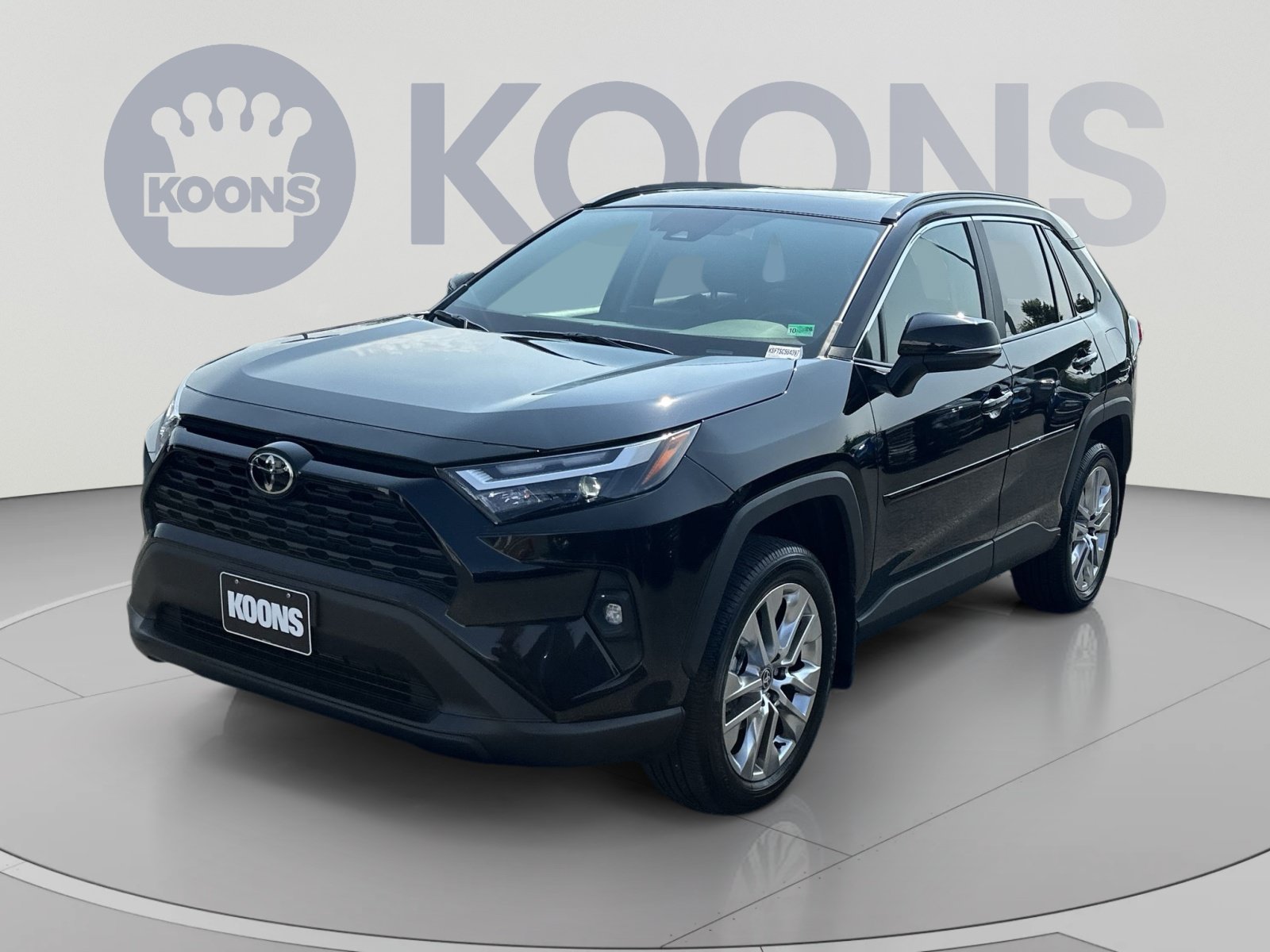 Used 2025 Toyota RAV4 XLE Premium w/ Weather Package AWD/4WD image 5
