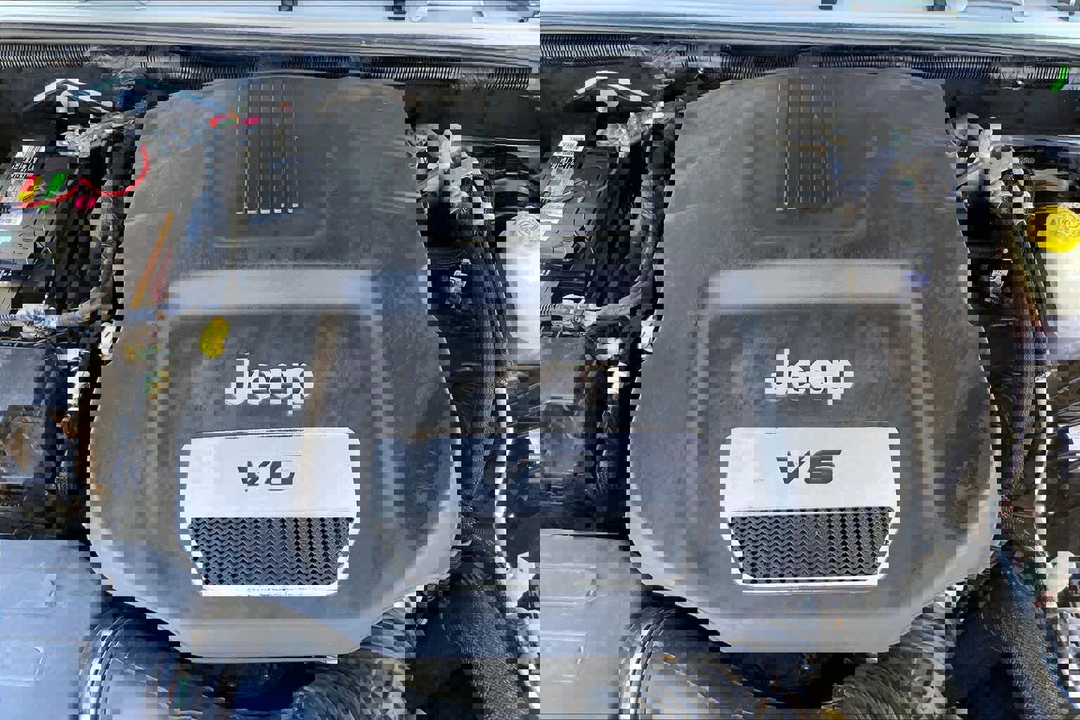 Used 2018 Jeep Wrangler Unlimited Sahara image 31