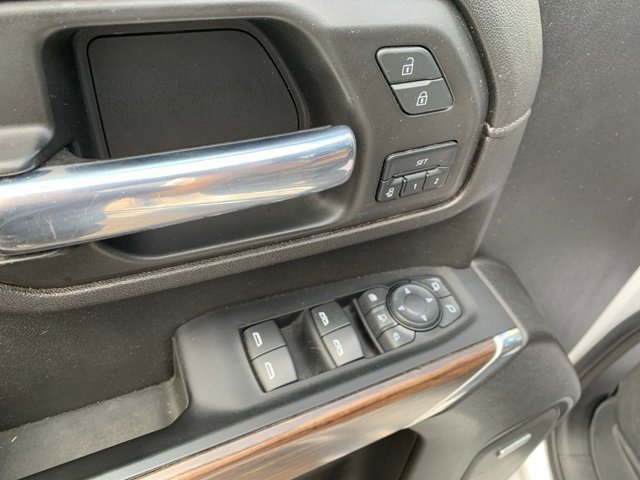 Used 2023 Chevrolet Silverado 2500 High Country w/ Z71 Off-Road Package image 11