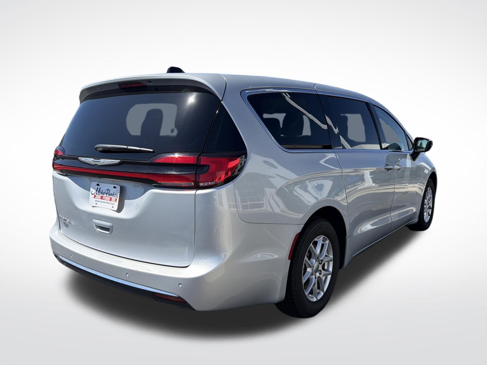 Used 2024 Chrysler Pacifica Touring-L FWD image 14