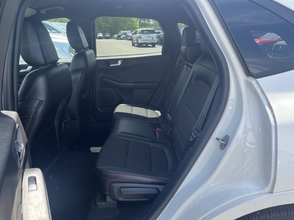 Certified 2024 Ford Escape ST-Line w/ Tech Pack #1 AWD/4WD image 4