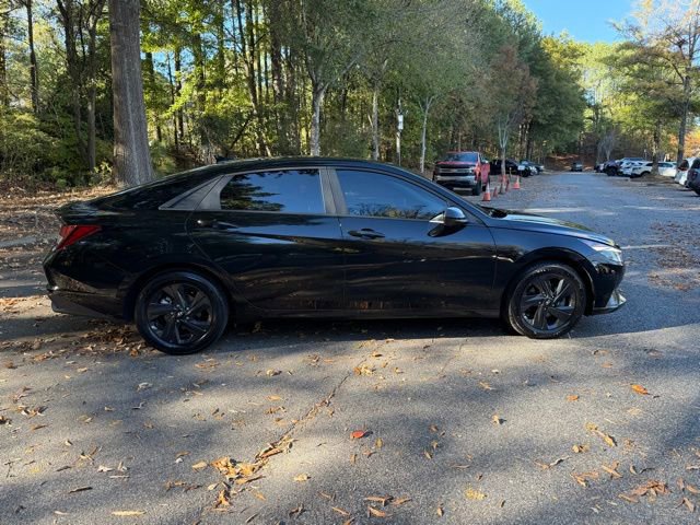 Used 2023 Hyundai Elantra SEL w/ Cargo Package image 6